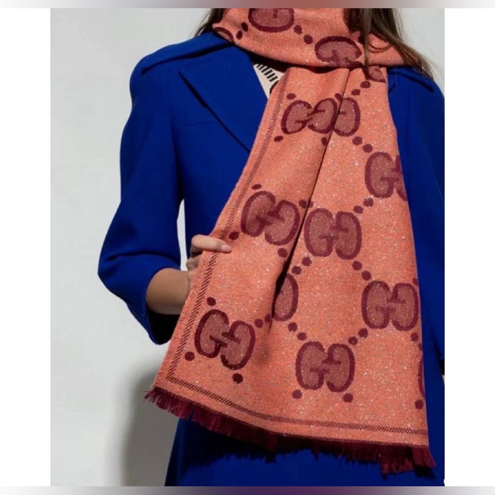 New GUCCI Jumbo GG Wool Lame Jacquard Monogram Lady Lux Scarf Salmon Bor… - Picture 3 of 9